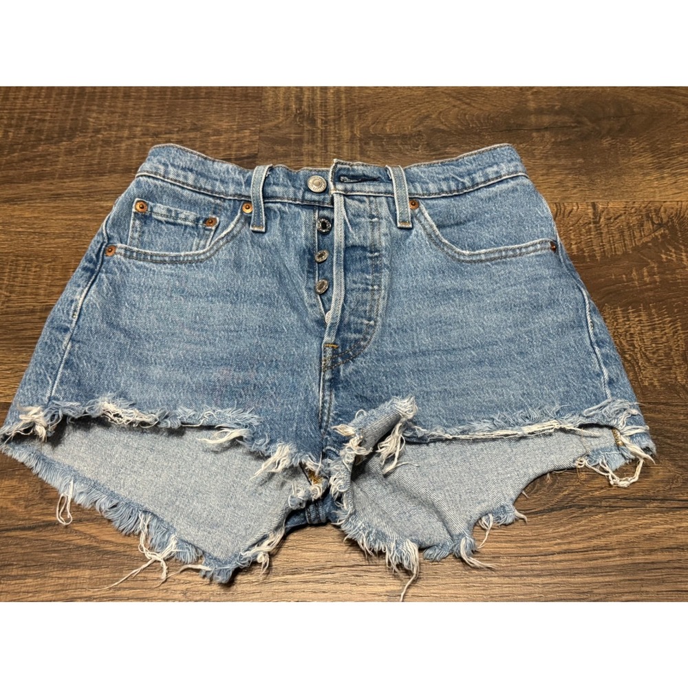 Levis 501 Denim Shorts Womens Size 25 Light Wash‎ Frayed Hem Button Fly